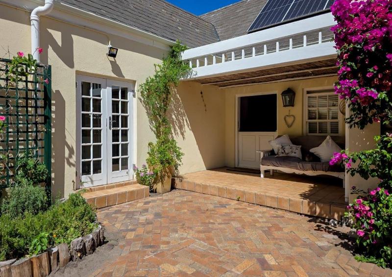 6 Bedroom Property for Sale in Hout Bay Western Cape